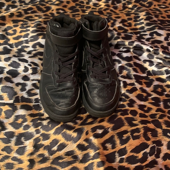 Youth- US 2Y pre-worn  Black Nike Air Force One high- leather. - Picture 4 of 5